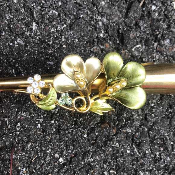 2 vintage gold alligator hair clips. - Picture 2 of 3